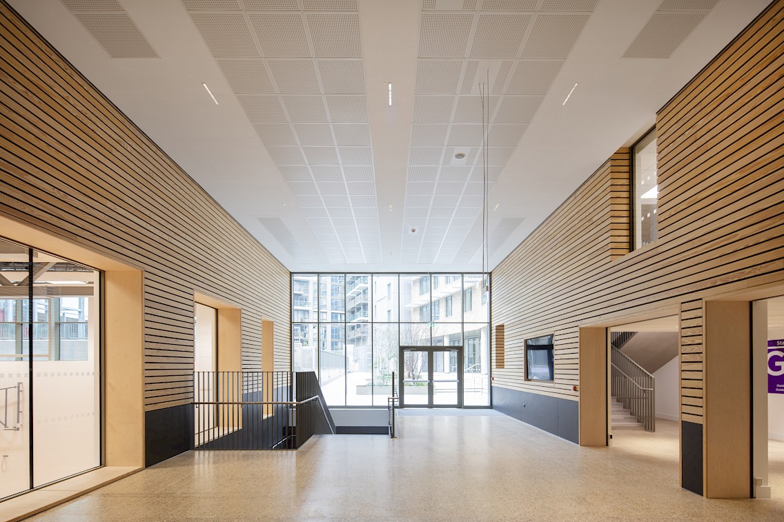 mulberry_academy_london_dock_large_054.1136x0-is-pid2020.jpg